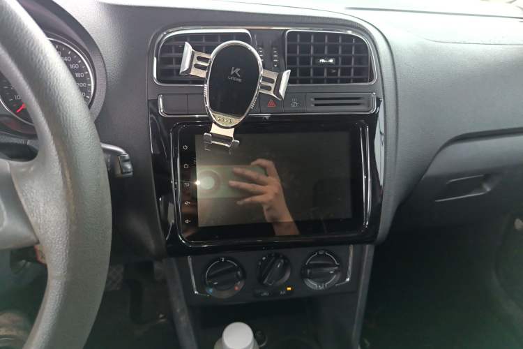 Used Volkswagen Polo 2014 1.6L Automatic Comfort Edition
