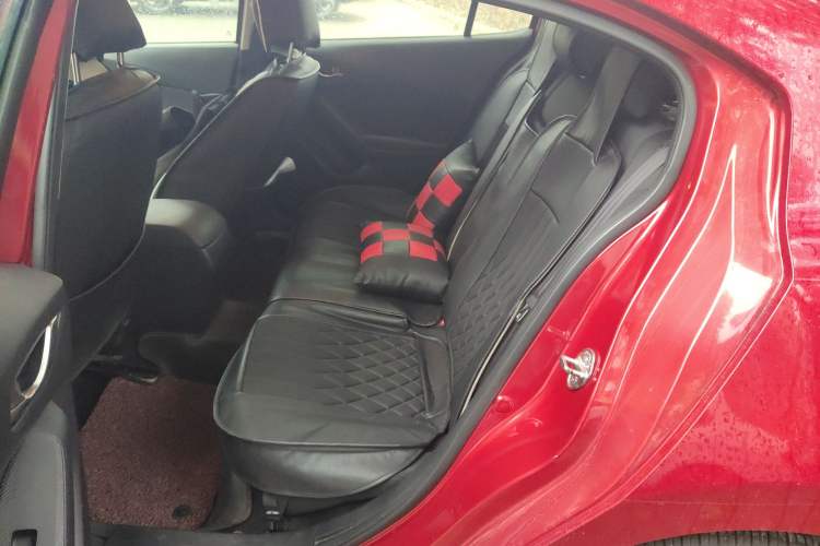 Used Mazda Mazda 3 Axela 2014 Sedan 1.5L Manual Comfort Model