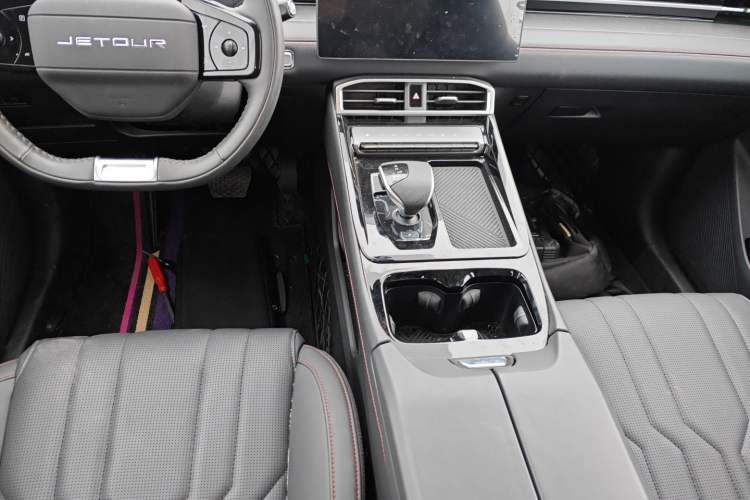 Used JETOUR Dashing 2025 1.5T DCT Luxury Edition
