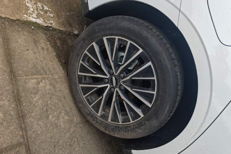 Used Geely Auto Emgrand 2026 Model 5th Generation 1.5L CVT Prestige Edition Right Rear Wheel Hub