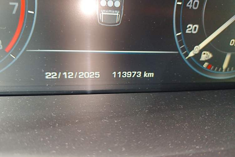 Used Land Rover Range Sport 2016 3.0 SC V6 HSE DYNAMIC Odometer Close Up