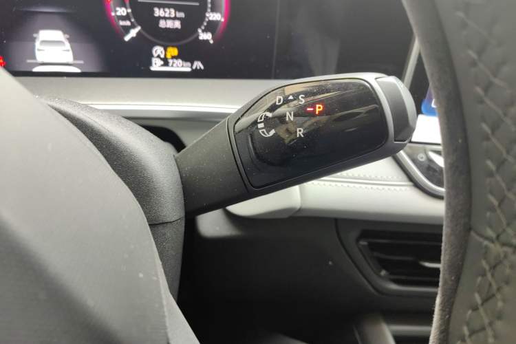 Used Volkswagen Tayron 2025 Tiguan L 330TSI Two-Wheel-Drive Elite