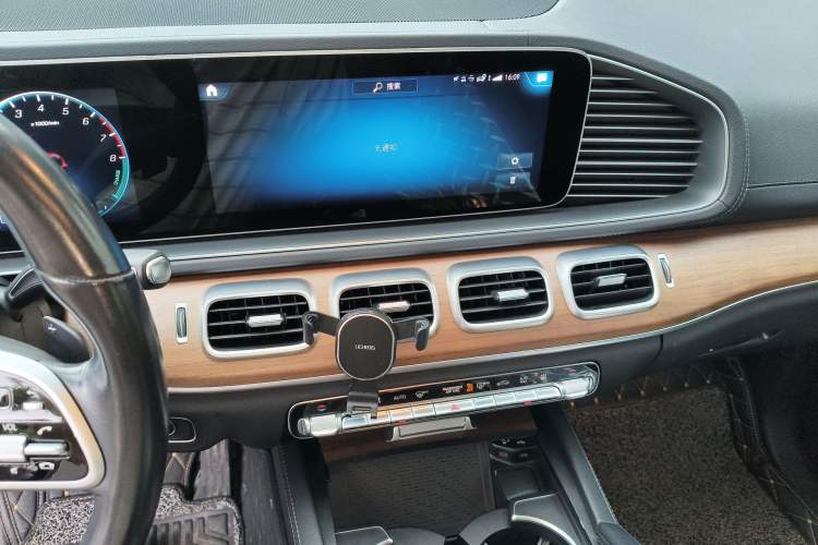 Used Mercedes-Benz GLE New Energy 2021 GLE 350 e 4MATIC Premium Edition Audio And AC Panel