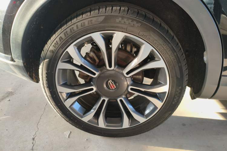 Used Hongqi HS5 2019 2.0T Smart Connect Flagship All-Wheel-Drive Version Right Rear Wheel Hub