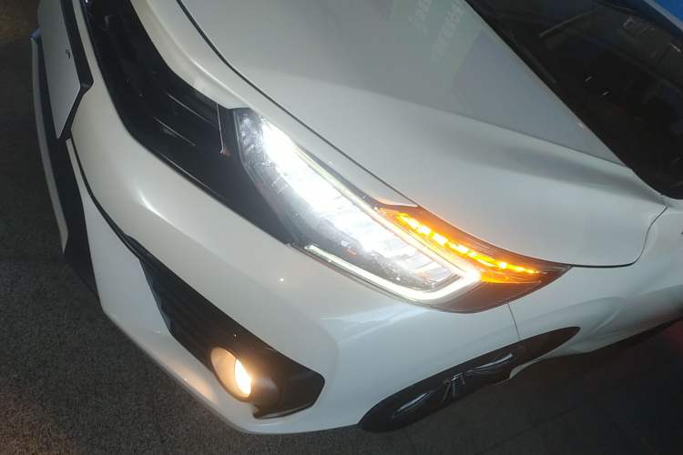 Used Honda Envix 2022 180TURBO CVT Comfort Version Left Front Headlight