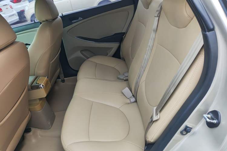 Used Hyundai Verna (older generation) 2014 1.4L Manual Smart GLS Trim
