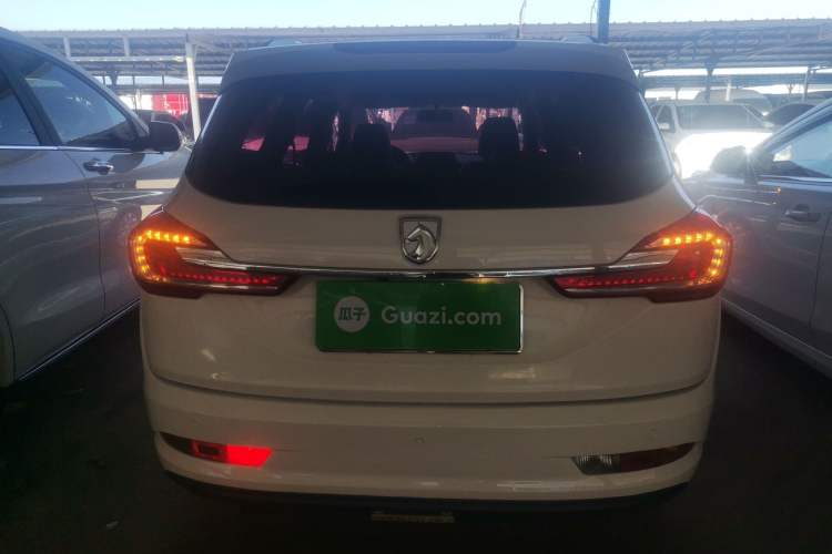 Used Baojun 310W 2017 1.5L Manual Fashion Model China V Rear