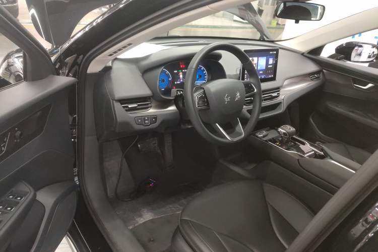 Used Hongqi E-QM5 2021 Charging Version Flagship Edition Center Console