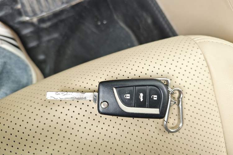 Used Toyota Corolla 2014 1.6L CVT GL Vehicle Key