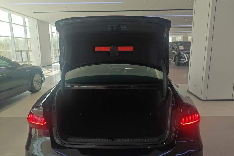 Used Audi A7L 2024 45TFSI S-line Dream-Building Edition Flow Crystal Package