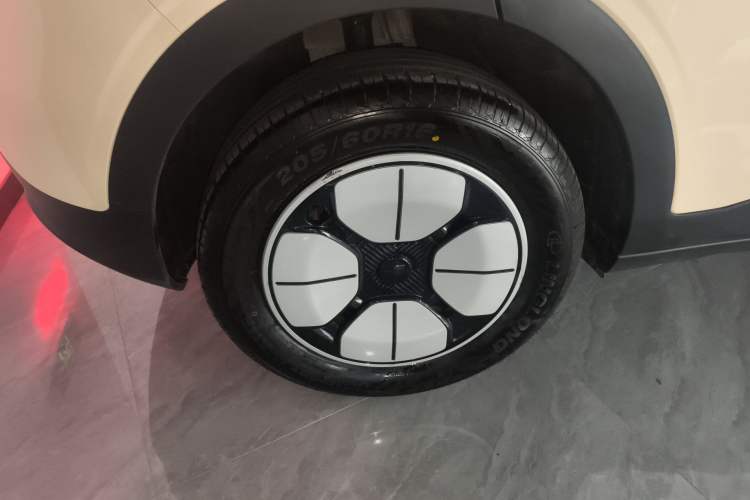 Used Geely Galaxy Geome 2025 310km Youth Edition Exterior 5