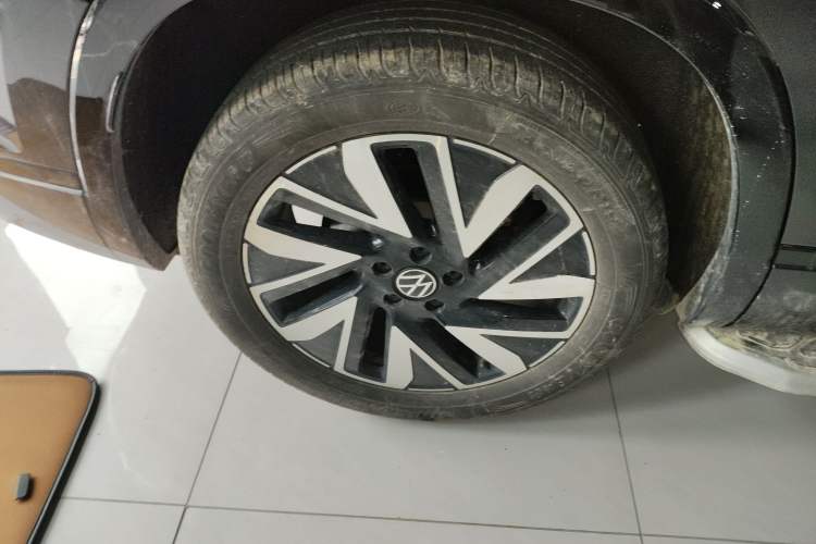 Used Volkswagen Tayron 2023 330TSI Two-Wheel-Drive R-Line High-Energy Version
