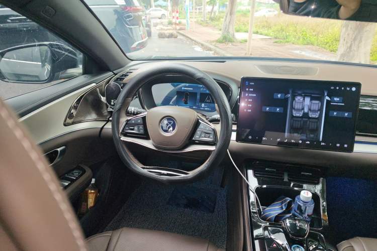 Used BYD Han 2024 EV Glory Edition 605KM Front-Wheel-Drive Premium Model
