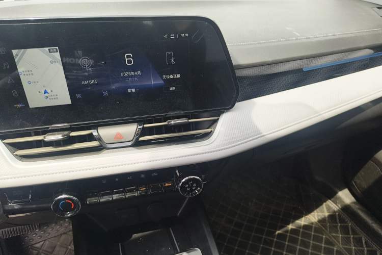 Used Chevrolet Monza 2024 1.5L Dual-Clutch Enjoyment Edition Audio And AC Panel