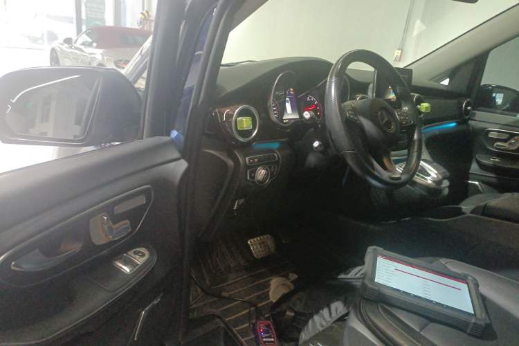 Used Mercedes-Benz V-Class 2018 V 260 Avantgarde Edition China V
