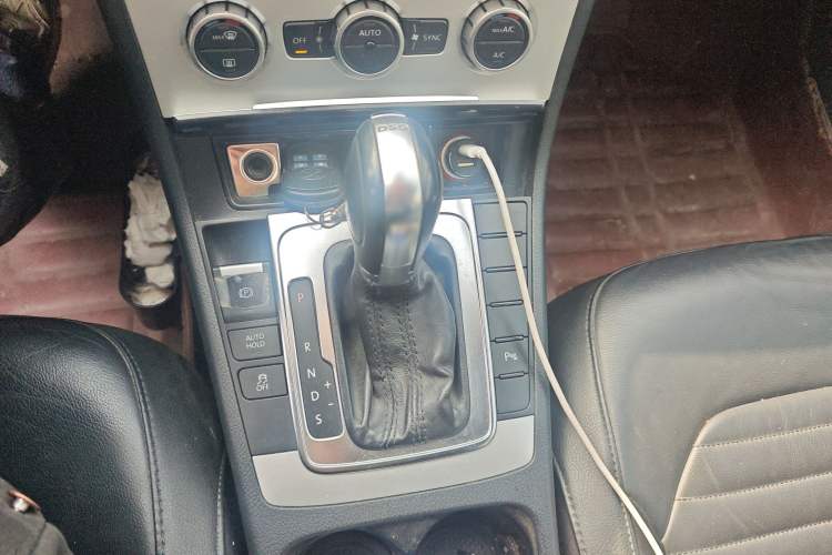 Used Volkswagen Magotan 2013 1.8TSI Luxury Model Gear Lever