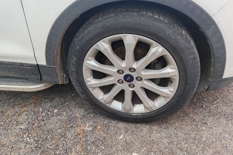 Used Ford Kuga 2015 1.5L GTDi Two-Wheel Drive Fashion Edition Right Front Wheel Hub