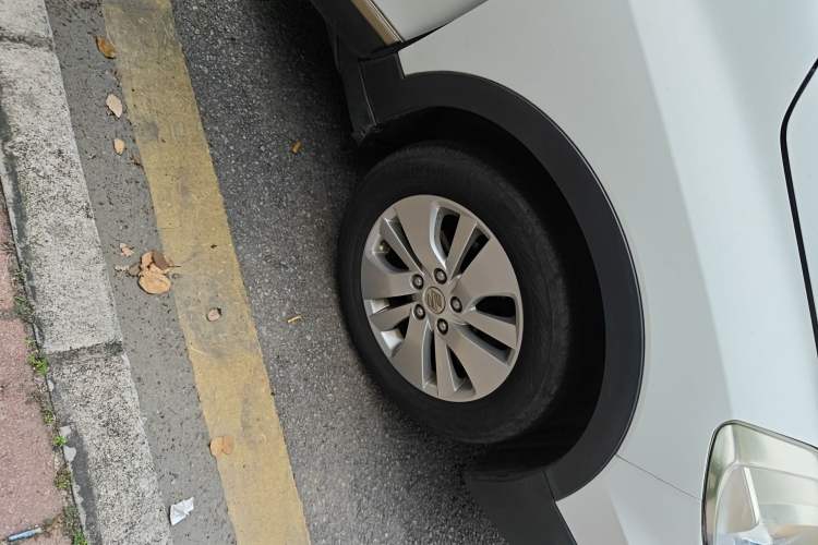 Used Suzuki S-Cross 2014 1.6L CVT Two-Wheel Drive Entry Model Right Front Wheel Hub