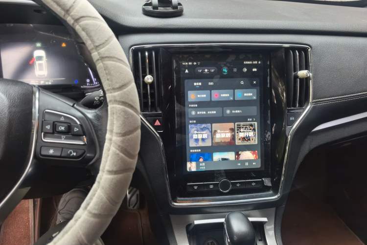 Used Roewe RX5 2018 20T Two-Wheel Drive Automatic Internet Smart Luxury Edition
