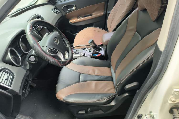 Used GAC Trumpchi GS5 Super 2015 2.0L Automatic Two-Wheel Drive Luxury Navigation Edition
