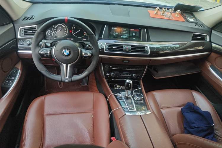 Used BMW 5 Series GT 2014 535i Leading Model
