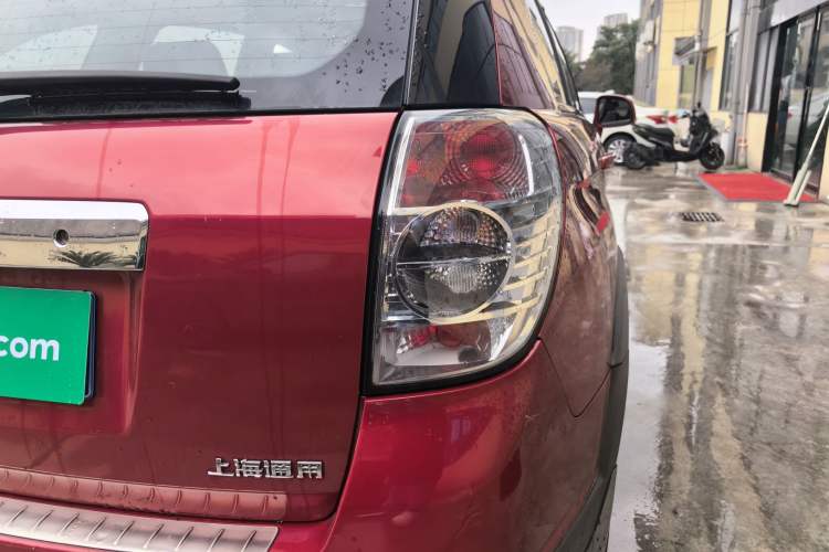 Used Chevrolet Captiva 2014 2.4L Two-Wheel Drive Urban Version 7 Seats
