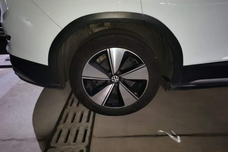 Used Volkswagen ID.6 X 2021 Pure Edition Exterior 8