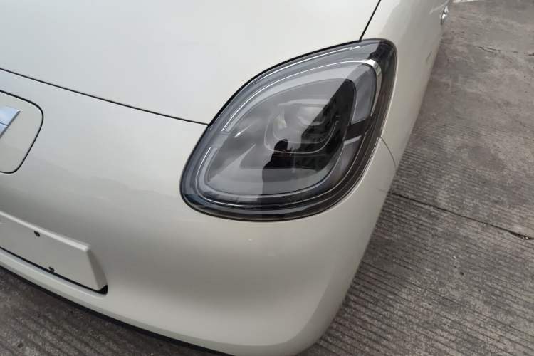 Used Wuling Hongguang MINIEV 2025 Four-Door Version Advanced Edition Left Front Headlight