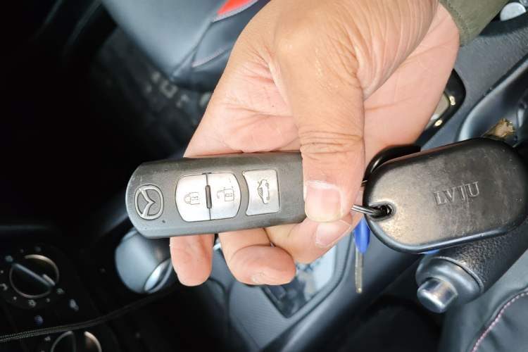 Used Mazda 3 Axela 2016 Sedan 1.5L Automatic Comfort Model