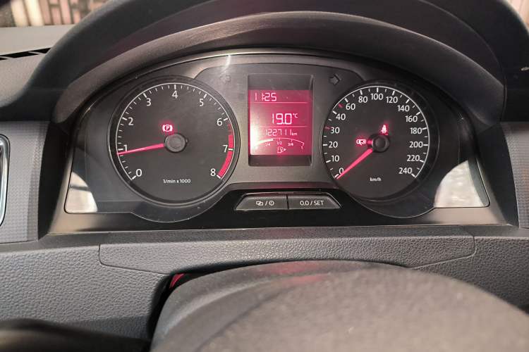 Used Volkswagen Santana 2015 1.4L Manual Fashion Edition