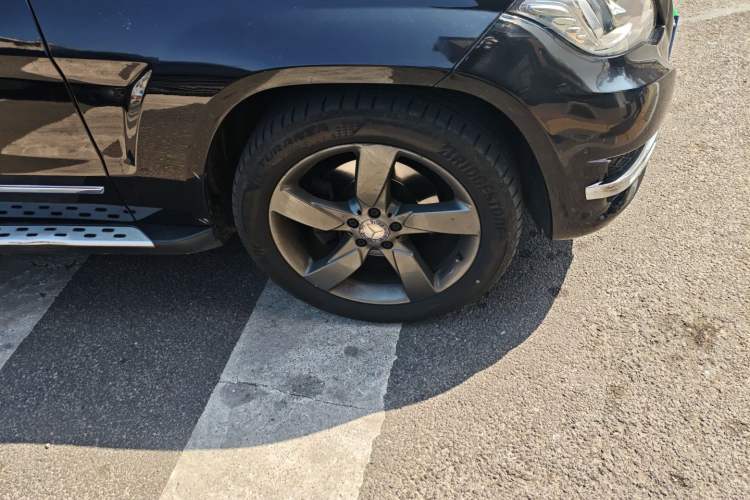 Used Mercedes-Benz GLK-Class 2013 GLK 300 4MATIC Dynamic Sunroof Model