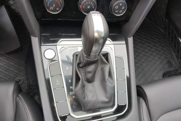 Used Volkswagen Magotan 2023 2 Million Units Limited-Edition 280TSI DSG Comfort Version Gear Lever