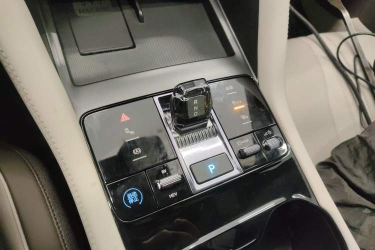 Used BYD Song PLUS New Energy 2025 DM-i 112KM Prestige Model Gear Lever