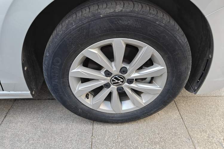 Used Volkswagen Bora 2021 1.5L Automatic Fashionable Smart Connectivity Version Right Front Wheel Hub