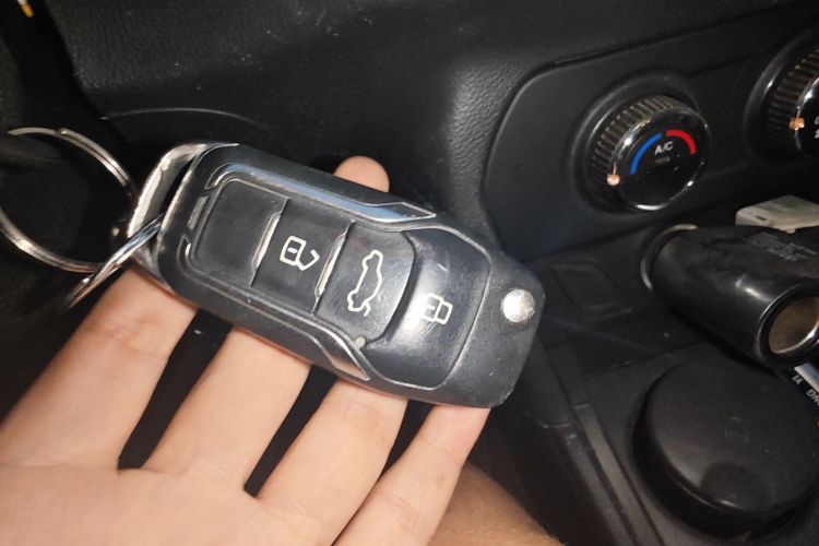 Used FAW Yingzhi 727 2017 1.5L Standard Edition