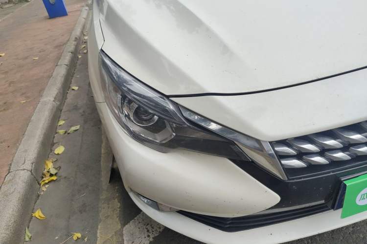 Used Venucia T90 2017 2.0L CVT Smart Edition Right Front Headlight