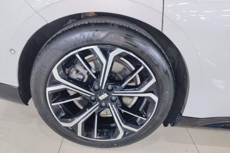 Used Geely Galaxy E8 2025 700 km Long-Range Intelligent Driving Version