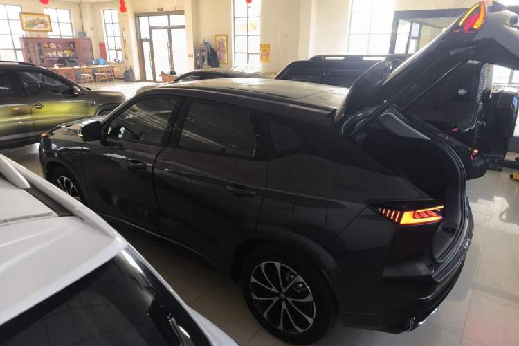 Used CHANGAN UNI-Z New Energy 2024 Blue Whale Smart Electric iDD 125km Beyond Edition
