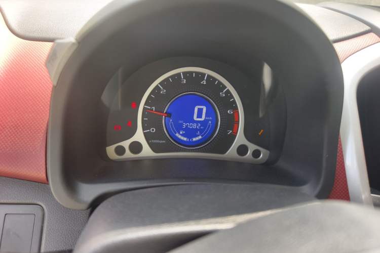 Used CHANGAN Benni 2015 1.4L Manual Luxury Model China V Standard Odometer Close Up