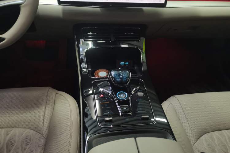 Used BYD Han 2025 DM-i 125KM Prestige Model
