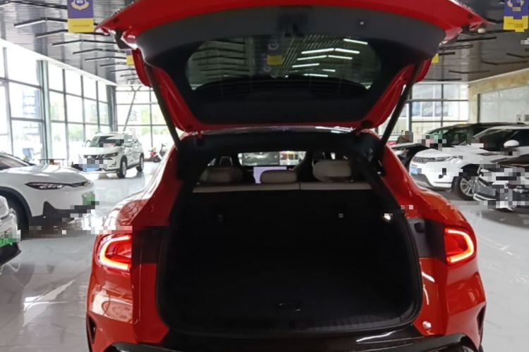 Used Xiaomi Auto YU7 2025 Ultra-Long Range High-Performance All-Wheel-Drive Max Edition Trunk