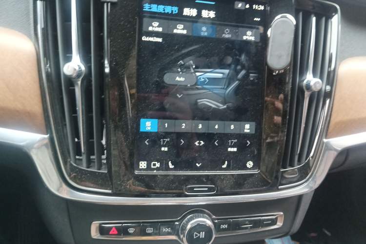 Used Volvo S90 New Energy 2022 T8 eDrive Hybrid Luxury Edition Audio And AC Panel