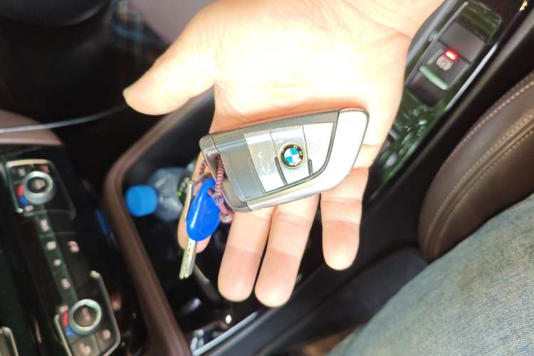 Used BMW X1 2019 sDrive18Li Premium Edition Vehicle Key