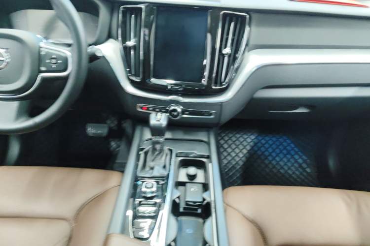 Used Volvo XC60 2019 T5 4x4 Smart Edition China VI Standard
