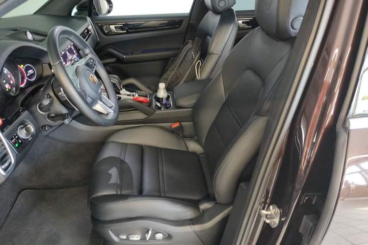 Used Porsche Cayenne E-Hybrid 2021 Cayenne E-Hybrid 2.0T Left Front Seat