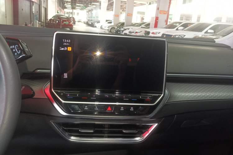 Used Volkswagen ID.6 X 2023 Pure Long-Range Version Audio And AC Panel