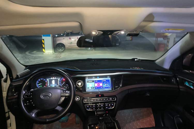 Used GAC Trumpchi GS8 2017 320T Two-Wheel Drive Luxury Smart Connectivity Version (7 Seats)