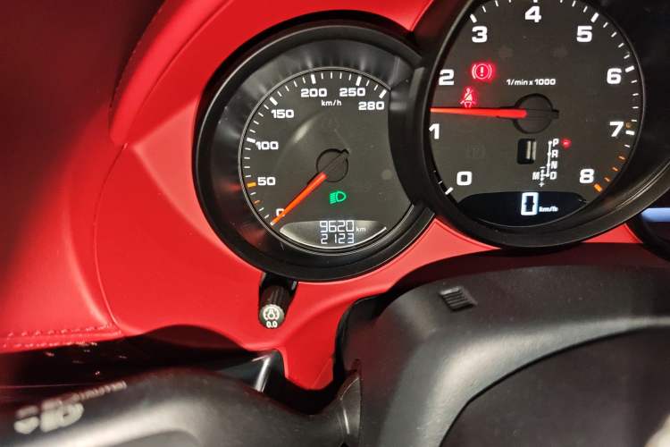 Used Porsche 718 2022 Boxster 2.0T Odometer Close Up