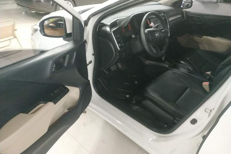 Used Honda Greiz 2016 1.5L CVT Classic Edition
