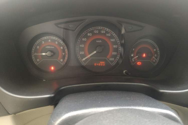 Used Soueast V3 Lingyue 2014 1.5L Manual Happiness Edition Odometer Close Up